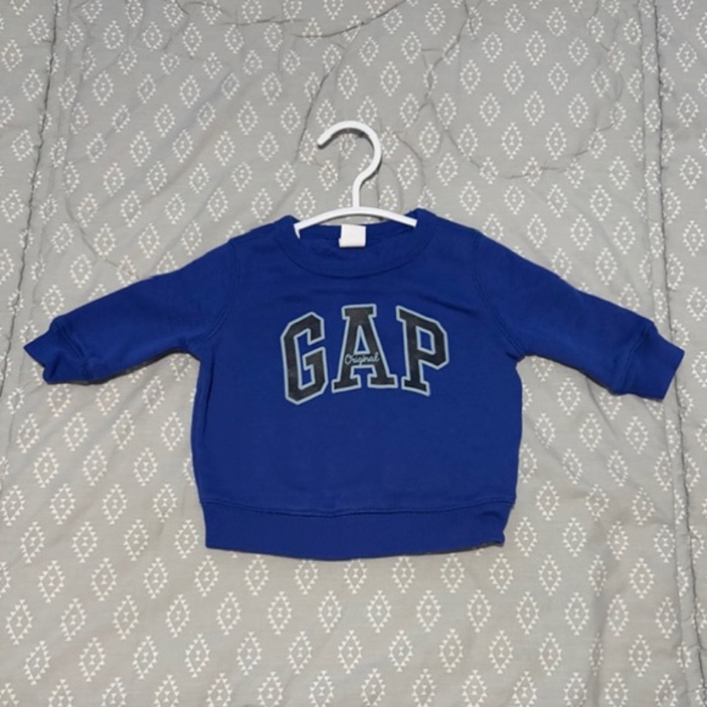 Gap Sweatshirt for baby boy